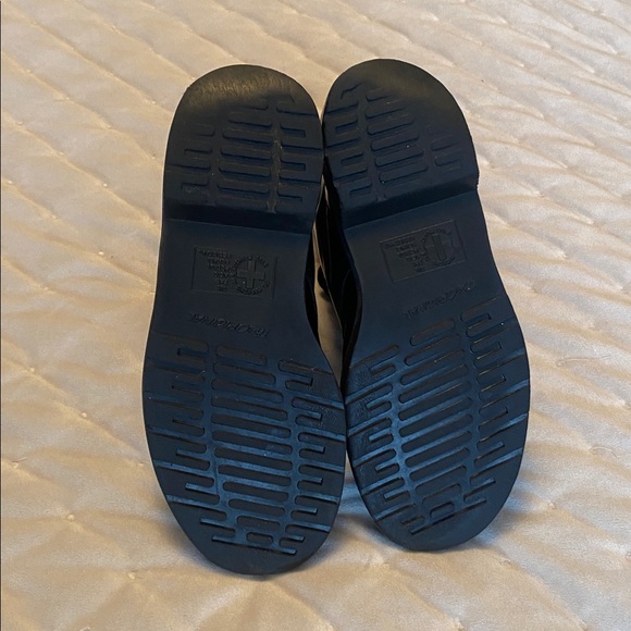 Dr Martens ladies size 6 US - Picture 10 of 16